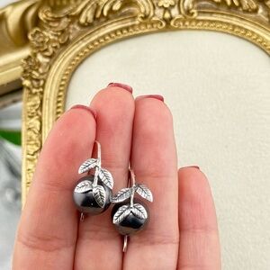 Annika Witt Sterling Silver Black Pearl Drop Earrings – Made in Bali 🖤